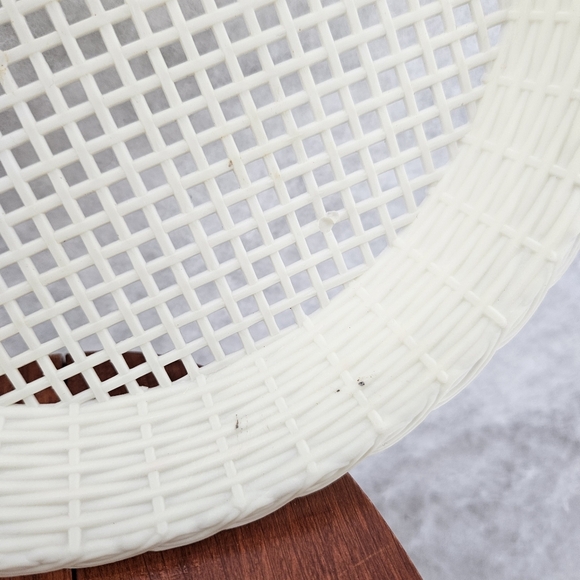 VTG Plastic Woven Paper Plate Holder‎ Basket Weave Scalloped Edge set/6 - Picture 4 of 12